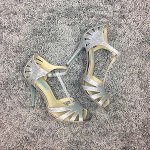 📦 Blue by Betsey Johnson “Tee” Evening Sandals